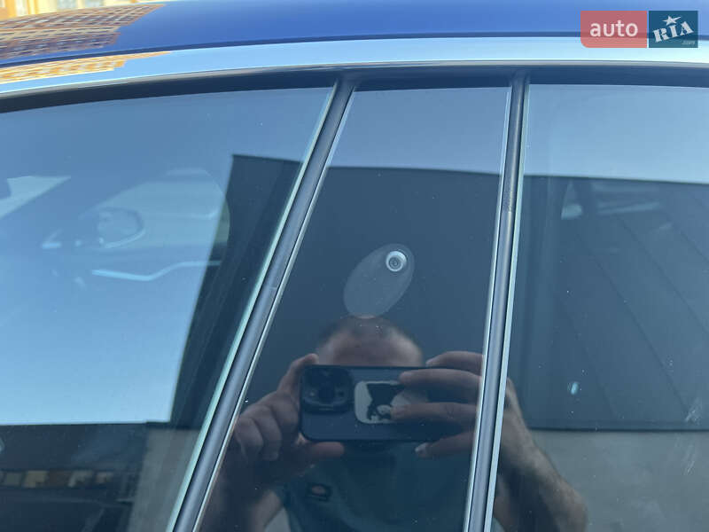 Лифтбек Tesla Model S 2017 в Киеве фото 12 Лифтбек Tesla Model S 2017 в Киеве