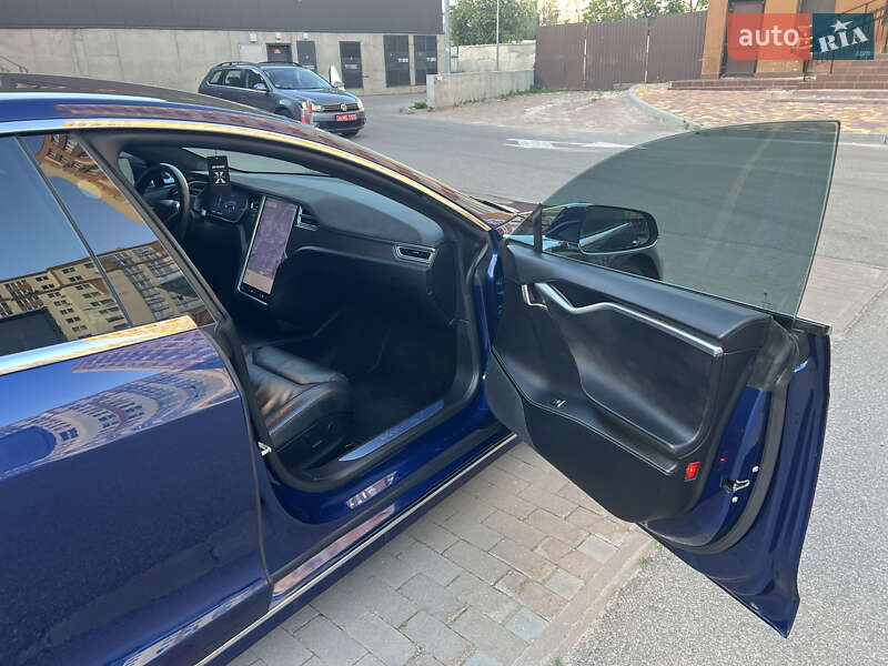 Лифтбек Tesla Model S 2017 в Киеве фото 20 Лифтбек Tesla Model S 2017 в Киеве