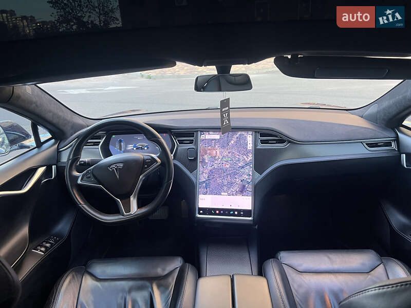 Лифтбек Tesla Model S 2017 в Киеве фото 25 Лифтбек Tesla Model S 2017 в Киеве
