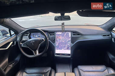 Лифтбек Tesla Model S 2017 в 
