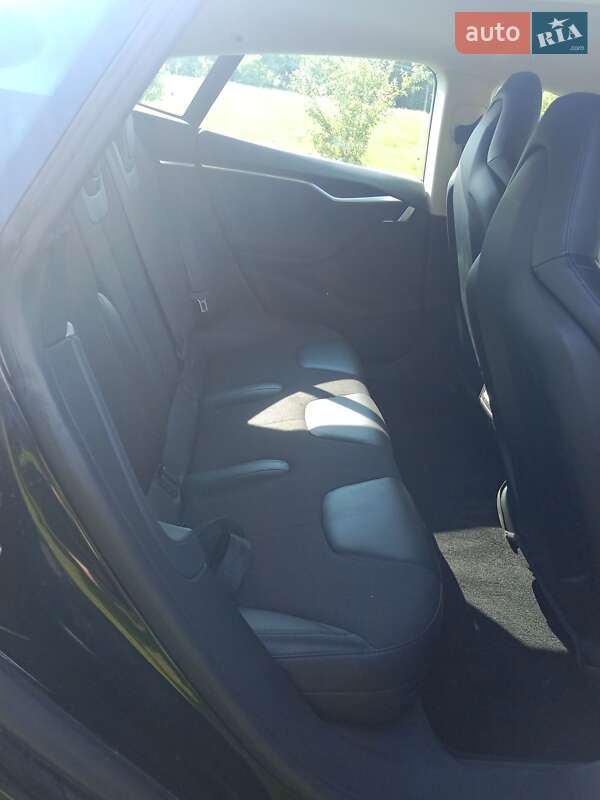 Лифтбек Tesla Model S 2014 в Ивано-Франковске
