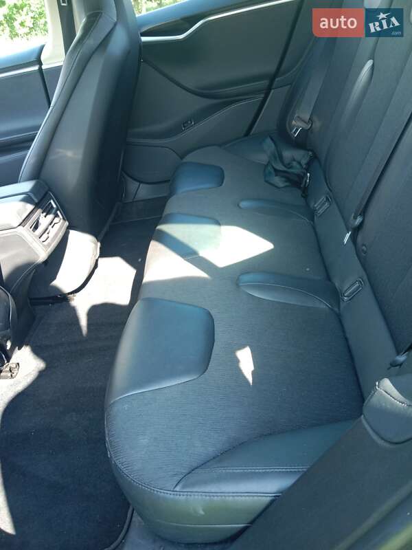 Лифтбек Tesla Model S 2014 в Ивано-Франковске