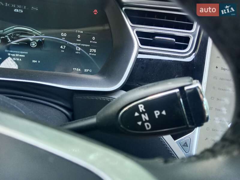 Лифтбек Tesla Model S 2014 в Ивано-Франковске