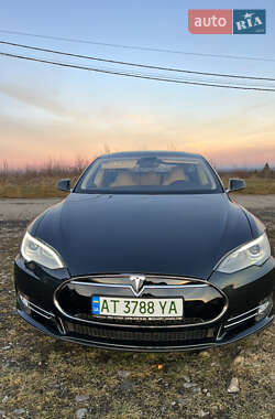Лифтбек Tesla Model S 2013 в Ивано-Франковске