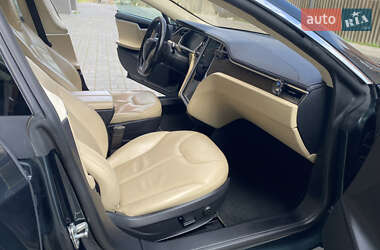 Лифтбек Tesla Model S 2013 в 