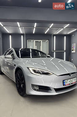 Ліфтбек Tesla Model S 2017 в Коломиї