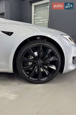 Лифтбек Tesla Model S 2017 в 