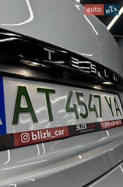 Лифтбек Tesla Model S 2017 в 