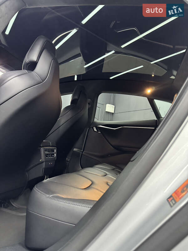 Лифтбек Tesla Model S 2017 в Коломые фото 29 Лифтбек Tesla Model S 2017 в Коломые
