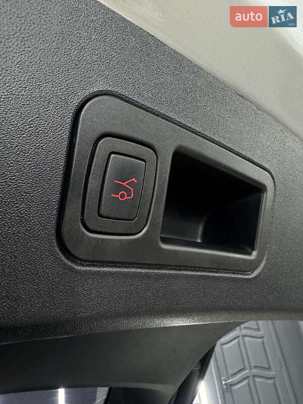 Лифтбек Tesla Model S 2017 в Коломые фото 46 Лифтбек Tesla Model S 2017 в Коломые