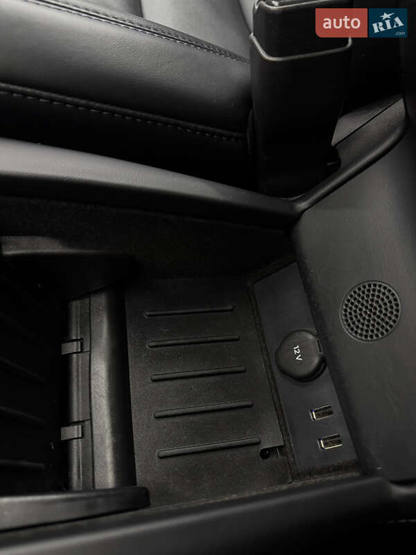 Лифтбек Tesla Model S 2017 в Коломые фото 52 Лифтбек Tesla Model S 2017 в Коломые