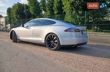Лифтбек Tesla Model S 2013 в 