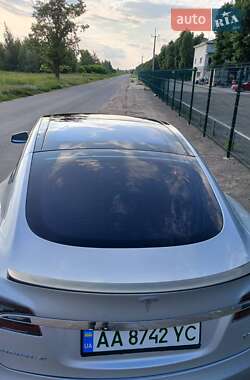 Лифтбек Tesla Model S 2013 в 