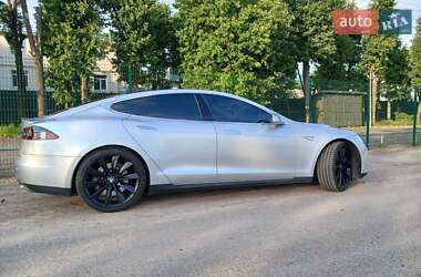 Лифтбек Tesla Model S 2013 в 