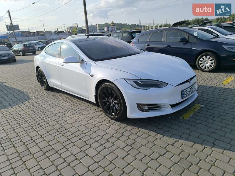 Лифтбек Tesla Model S 2017 в 