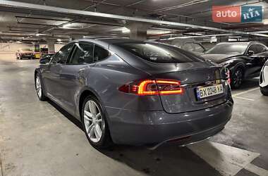 Лифтбек Tesla Model S 2013 в 