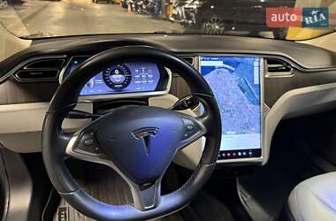 Лифтбек Tesla Model S 2013 в 