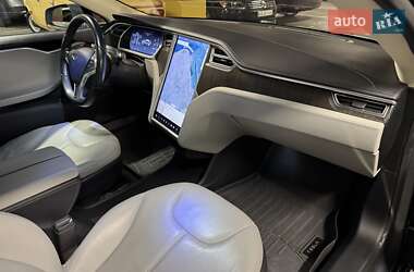 Лифтбек Tesla Model S 2013 в 