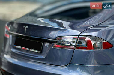 Лифтбек Tesla Model S 2022 в 