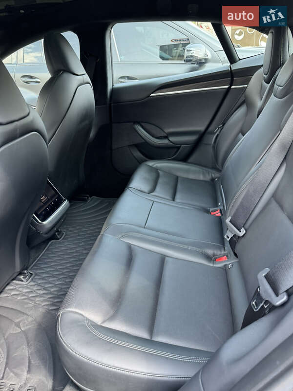 Лифтбек Tesla Model S 2022 в Ивано-Франковске