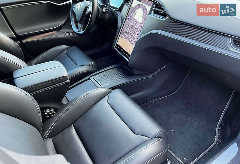 Лифтбек Tesla Model S 2019 в Черкассах