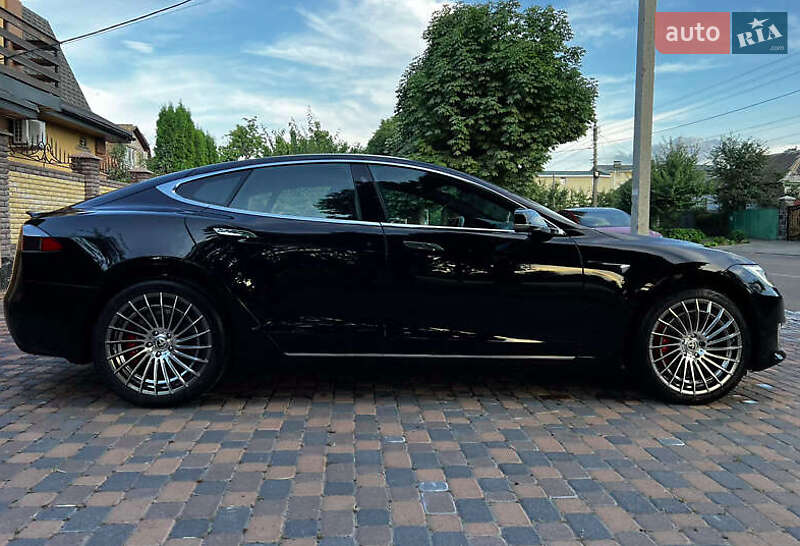 Лифтбек Tesla Model S 2019 в Черкассах