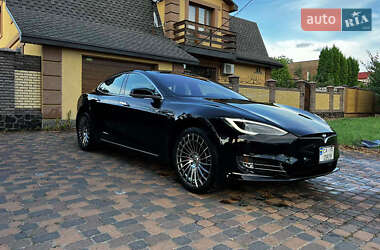 Лифтбек Tesla Model S 2019 в 