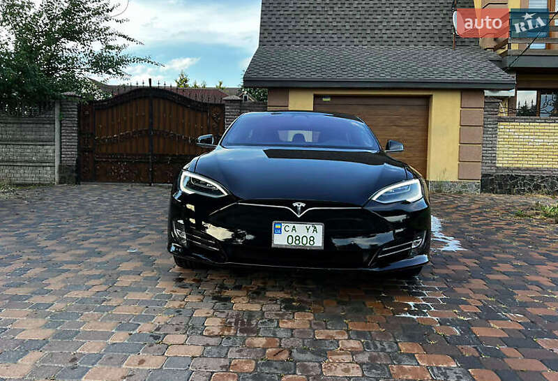 Tesla Model S 2019