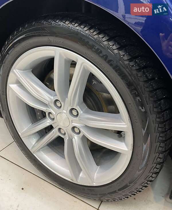 Лифтбек Tesla Model S 2016 в Киеве фото 18 Лифтбек Tesla Model S 2016 в Киеве