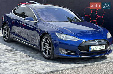 Лифтбек Tesla Model S 2016 в Днепре