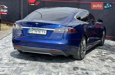 Лифтбек Tesla Model S 2016 в 