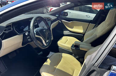Лифтбек Tesla Model S 2016 в 