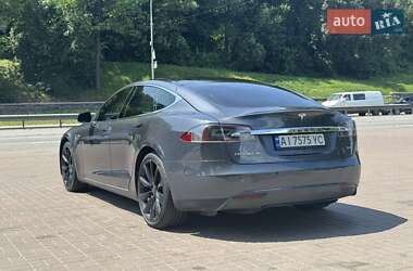 Лифтбек Tesla Model S 2015 в 