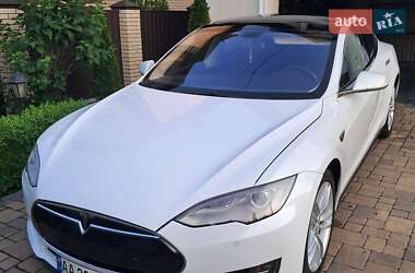 Лифтбек Tesla Model S 2014 в 