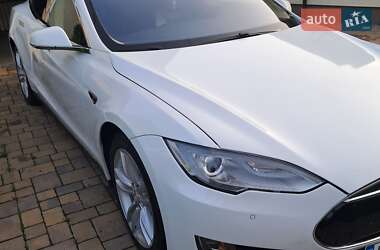Лифтбек Tesla Model S 2014 в 