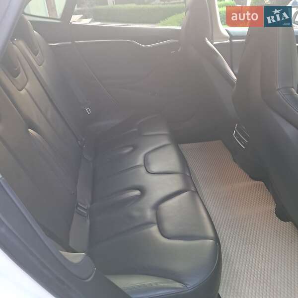 Ліфтбек Tesla Model S 2014 в Вінниці