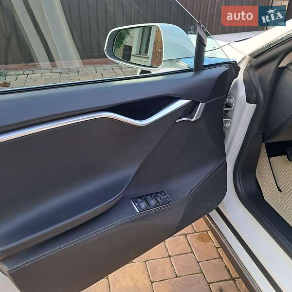 Ліфтбек Tesla Model S 2014 в Вінниці