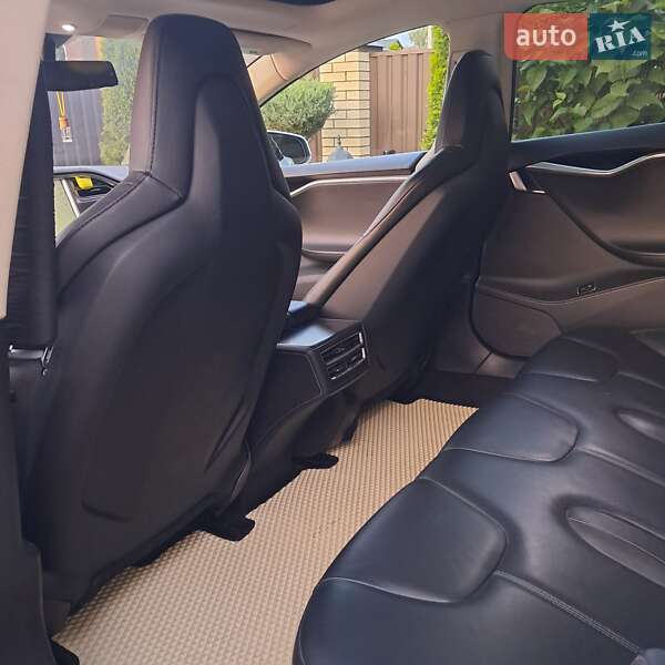 Ліфтбек Tesla Model S 2014 в Вінниці