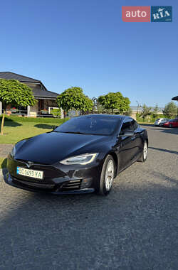 Лифтбек Tesla Model S 2016 в Львове