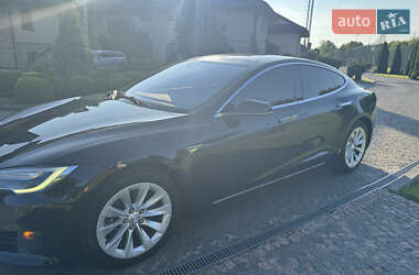 Лифтбек Tesla Model S 2016 в 