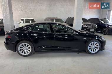 Лифтбек Tesla Model S 2016 в 