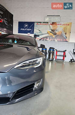 Лифтбек Tesla Model S 2017 в 