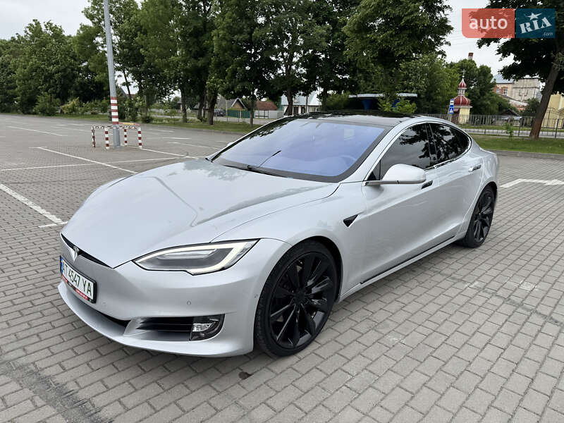 Лифтбек Tesla Model S 2017 в Коломые фото 66 Лифтбек Tesla Model S 2017 в Коломые