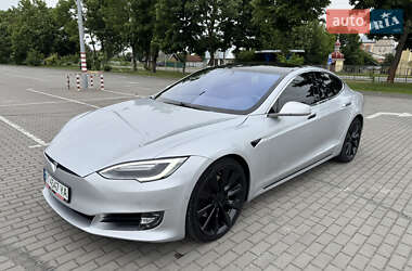 Лифтбек Tesla Model S 2017 в 