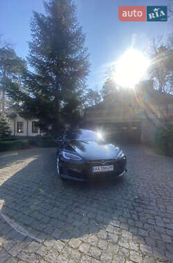Лифтбек Tesla Model S 2017 в 