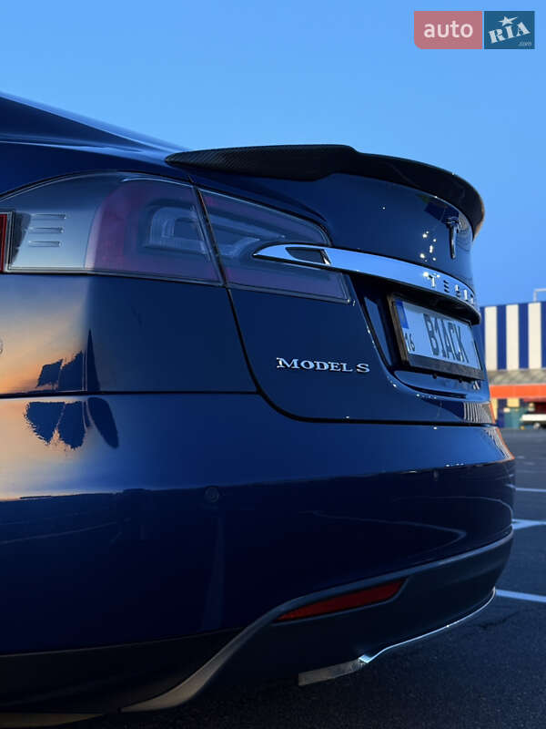 Ліфтбек Tesla Model S 2015 в Одесі