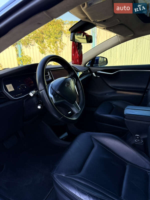 Ліфтбек Tesla Model S 2015 в Одесі