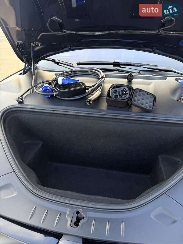 Лифтбек Tesla Model S 2019 в Киеве фото 15 Лифтбек Tesla Model S 2019 в Киеве