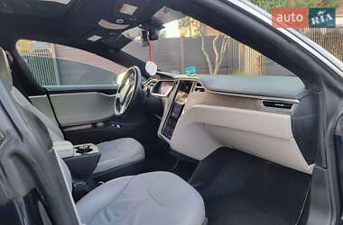 Лифтбек Tesla Model S 2013 в 