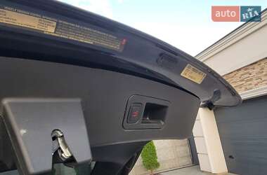 Лифтбек Tesla Model S 2013 в 